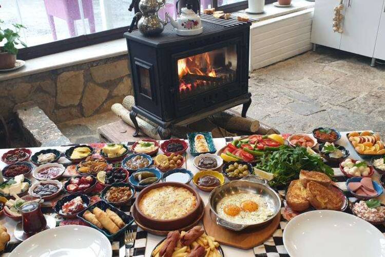 Yoresel Ev Kahvaltisi Picture Of Asma Alti Cafe Restaurant Goreme Tripadvisor